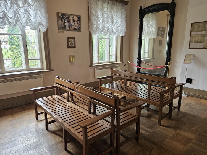 Вокзал внутри. Это зал 3-го класса