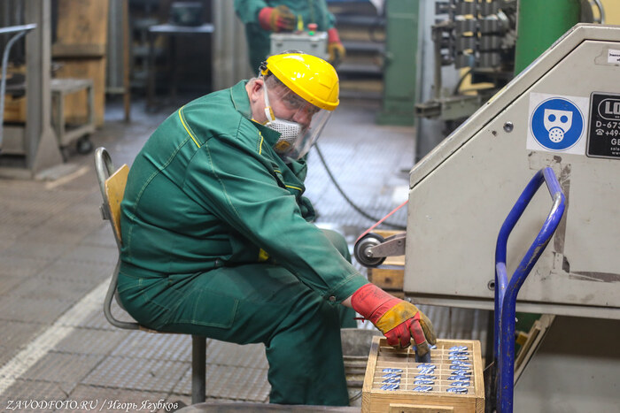 Из серии «Именно они делают Россию великой» - снято мной в Филиале АО «Газэнергосервис» - завод «Турбодеталь» имени И.И. Соколовского