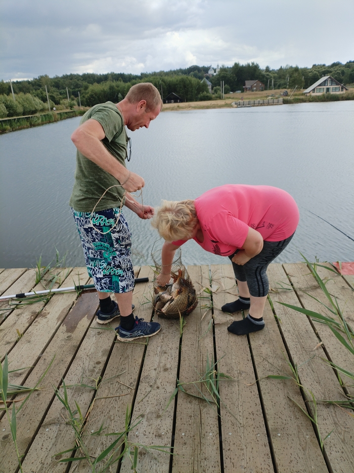 Ну вот, в процессе. Складываем. Это Витя и Таня.