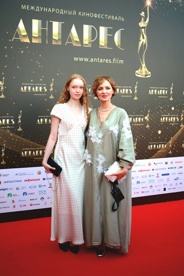 Елена Ксенофонтова и Софья Рыжих