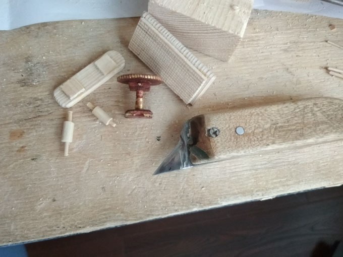 Стол обеденный