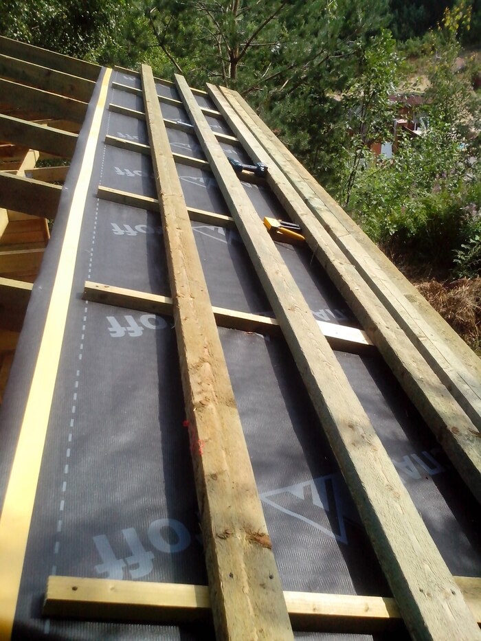 И все равно все на чёрных саморезах😁