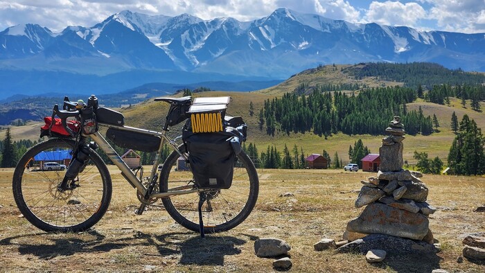 Едем в Курай. Нам надо.