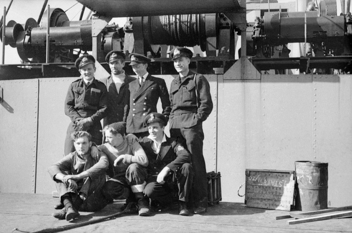 Лейтенант Хенти-Крир и экипаж сверхмалой субмарины X5. Он и весь экипаж пропали без вести