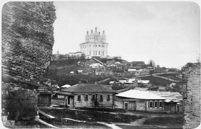 Вид Успенского собора через Покровский пролом