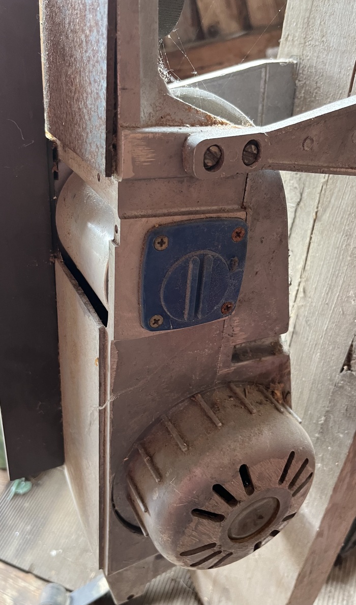 Что то подсказывает, что наверняка очень шумный.