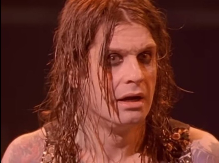 Сценический хулиган, сама непосредственность, сорви-голова и бунтарь