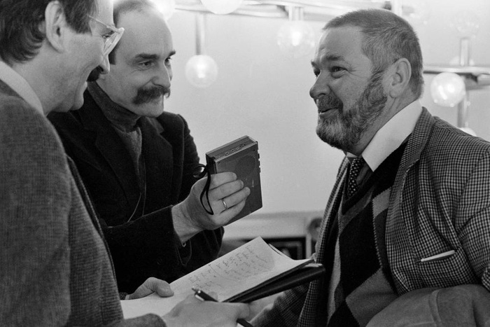         (" ") ()    (" ").    /  