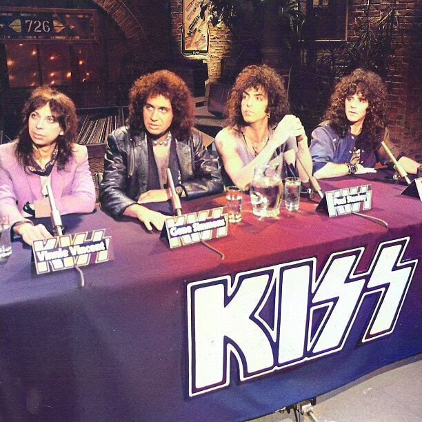   .  #10 ( 1)  , 20 ,  ,  , , ,  (), , ,  , Kiss, 60-, 19 ,  , ,  , Faw, , 