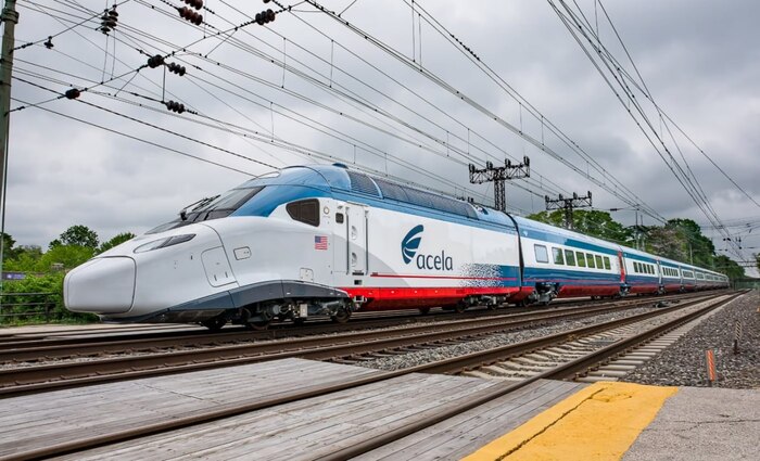 В США запустили высокоскоростные поезда нового поколения, которые на деле оказались даже медленнее старых