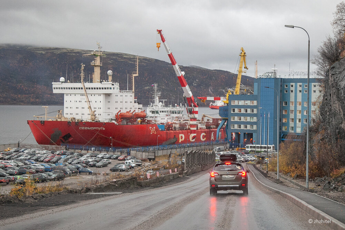 Единственный в мире атомный контейнеровоз «Севморпуть»