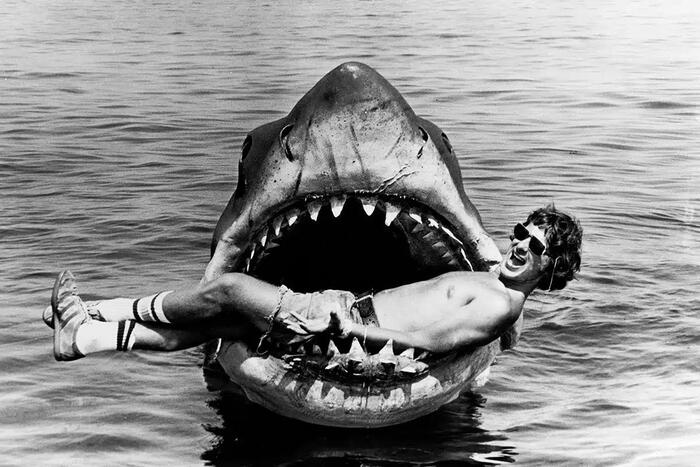 молодой Стивен Спилберг в пасти «Брюса»