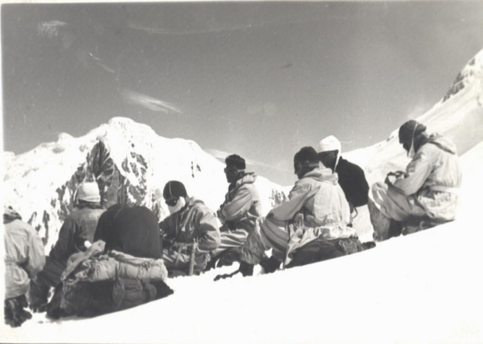 1  12.       1955    ,       (), , , , , 