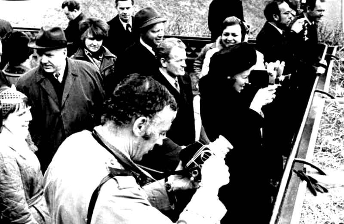 1973 год. Весна. Беатрис Вильгельмина Армгард, принцесса Нидерландов (королева Нидерландов с 1980) и её супруг принц Клаус фон Амсберг на Братской ГЭС.