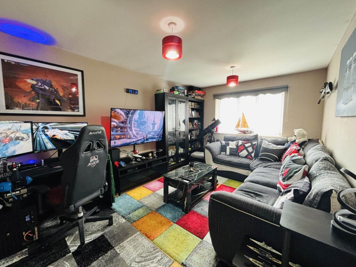 <a href="https://pikabu.ru/story/dorogoe_li_v_britanii_zhile_13176231?u=https%3A%2F%2Fwww.rightmove.co.uk%2Fproperties%2F164579747%23%2F%3Fchannel%3DRES_BUY&t=https%3A%2F%2Fwww.rightmove.co.uk%2Fproperties%2F164579747%23%2F%3Fchannel%3DRES_BUY&h=4ad322ef3fefe8be99bde11ea20c5c0369da948c" title="https://www.rightmove.co.uk/properties/164579747#/?channel=RES_BUY" target="_blank" rel="nofollow noopener">https://www.rightmove.co.uk/properties/164579747#/?channel=RES_BUY</a>