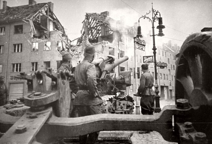 Примерно так происходил штурм домов в городах