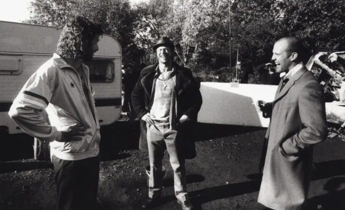 Как снимали фильм Большой куш, кадры со съемок и интересные факты о фильме Фото со съемок, Актеры и актрисы, Классика, Интересные факты о кино, Гай Ричи, Большой куш, Ностальгия, Яндекс Дзен (ссылка), Длиннопост Как снимали фильм Большой куш, кадры со съемок и интересные факты о фильме Фото со съемок, Актеры и актрисы, Классика, Интересные факты о кино, Гай Ричи, Большой куш, Ностальгия, Яндекс Дзен (ссылка), Длиннопост