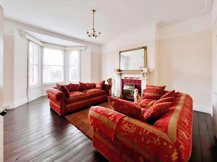 <!--noindex--><a href="https://pikabu.ru/story/skolko_stoit_srednee_zhile_v_britanii_i_dostupno_li_ono_srednim_britantsam_13199117?u=https%3A%2F%2Fwww.rightmove.co.uk%2Fproperties%2F164693060%23%2Fmedia%3Fid%3Dmedia1%26ref%3DphotoCollage%26channel%3DRES_BUY&t=https%3A%2F%2Fwww.rightmove.co.uk%2Fproperties%2F164693060%23%2Fmedia%3Fid%3Dm...&h=85e99bf0aefc3e57f47729593566077a746c874c" title="https://www.rightmove.co.uk/properties/164693060#/media?id=media1&ref=photoCollage&channel=RES_BUY" target="_blank" rel="nofollow noopener">https://www.rightmove.co.uk/properties/164693060#/media?id=m...</a><!--/noindex-->