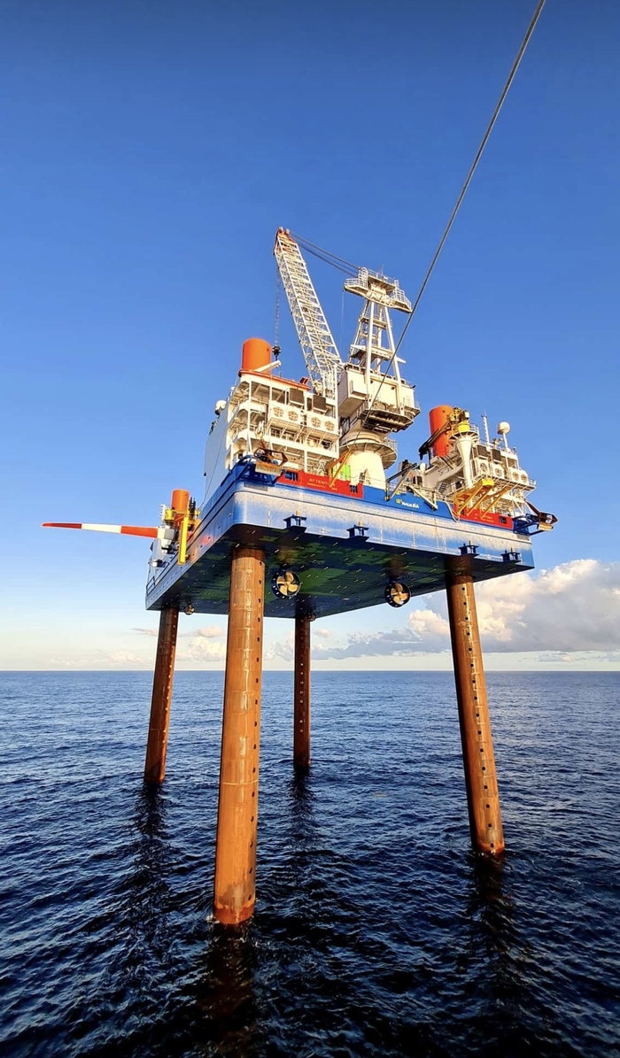 Избушка на курьих ножках (морская версия)