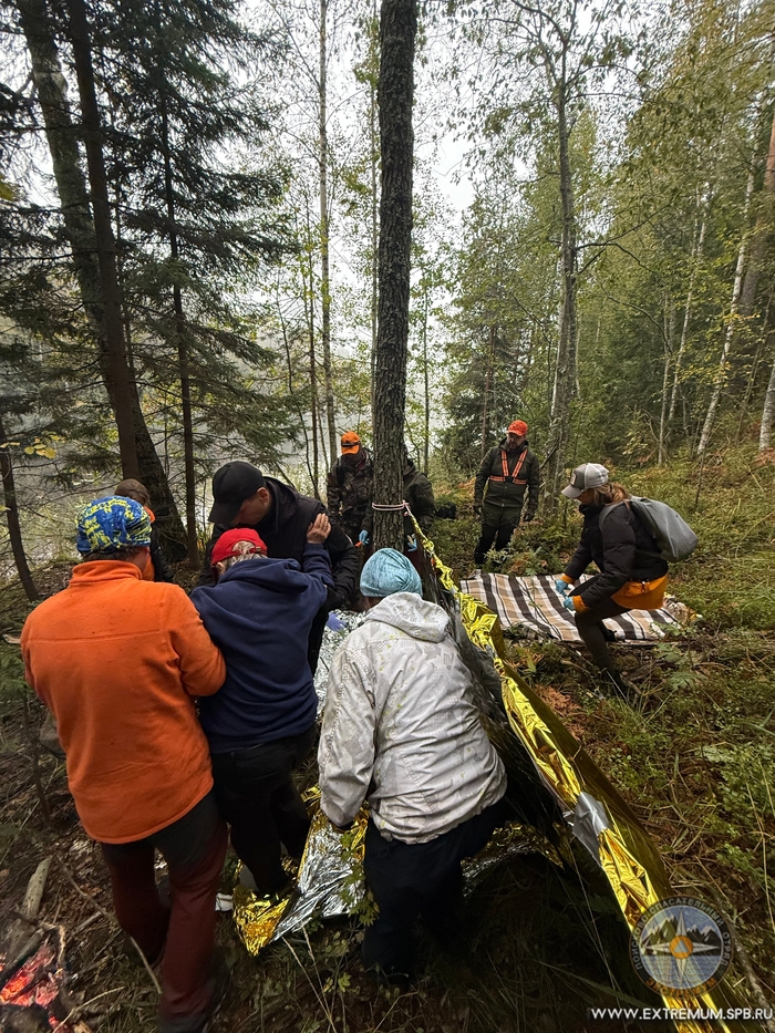 Совместное спасение силами всех отрядов. Слева - река, там на берегу главные герои этой истории)