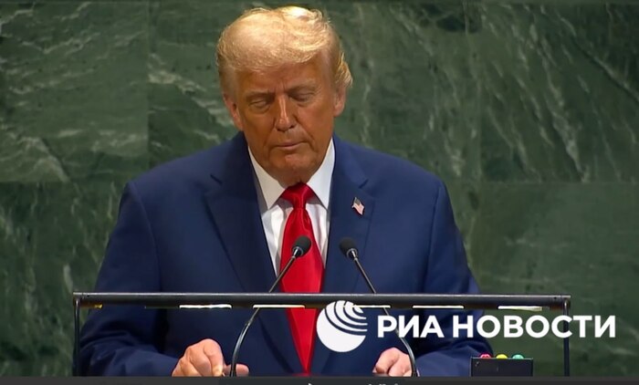 Трамп заявил, что получил от ООН две вещи: неработающие эскалатор и телесуфлер