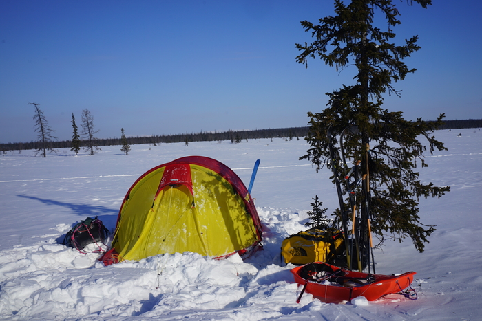 Каждую ночь, начиная со второй ночи температура по ночам ниже -30