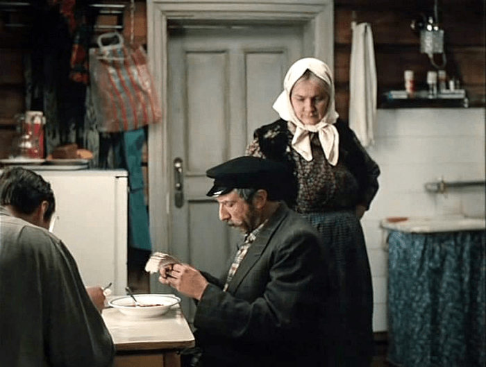 Будьте как алкаш дядя Митя из фильма "Любовь и голуби", находите повод каждый день