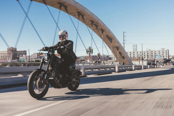 Harley-Davidson -    