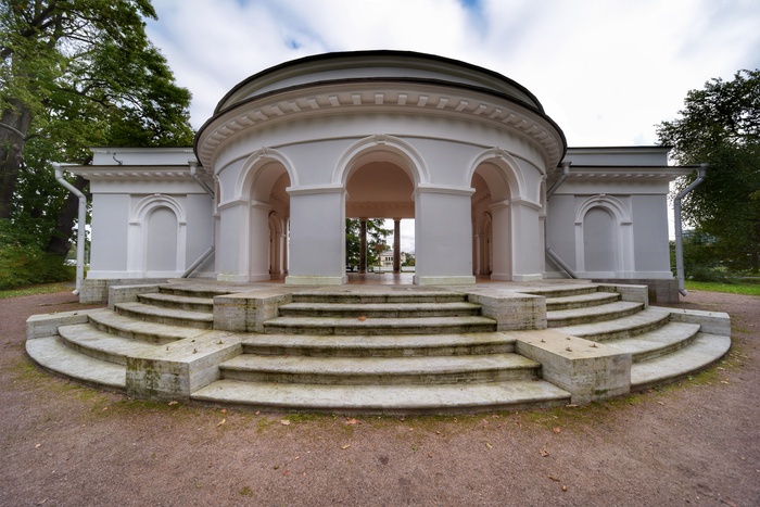 нет черных ваз, сняты, или они жертвенники были?