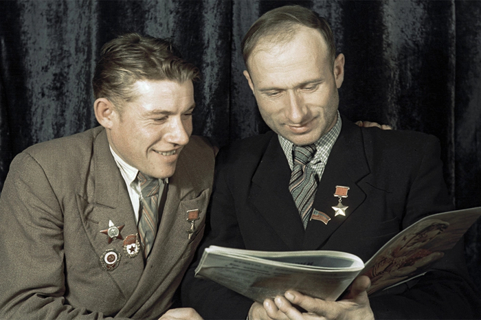 Герои Советского Союза Михаил Егоров и Мелитон Кантария, 1952