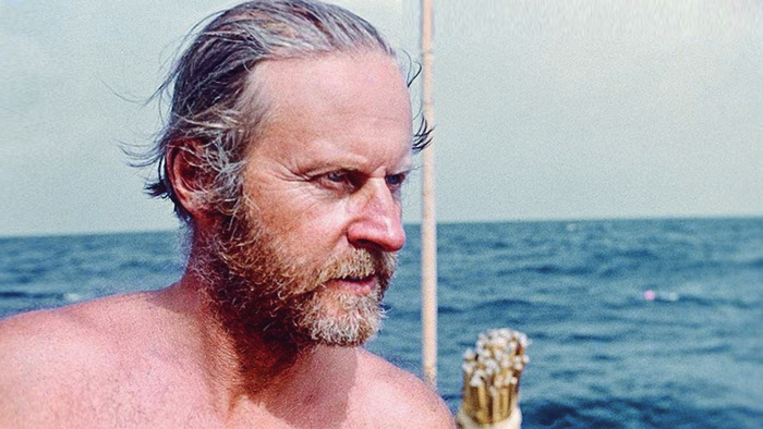 Тур Хейердал на плоту "Кон-Тики" пересёк Тихий океан, чтобы доказать, что инки на примитивных плотах могли достичь Полинезии.