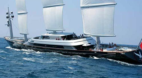 Вся верхняя палуба - по сути единственная каюта СуперВип. Габариты можете представить сами