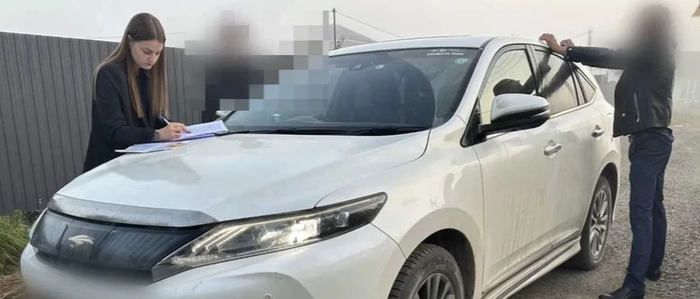 Полицейский в Приморье угнал автомобиль-вещдок и проездил на нем больше полугода