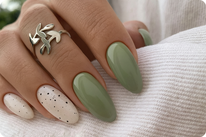 12 идей дизайна маникюра на осень 2025, которые придут на место надоевшего френча и сливочного масла