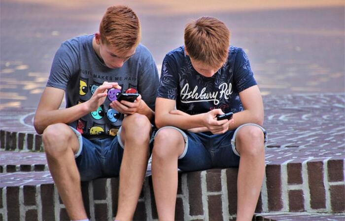 Стоит ли запрещать подростку соцсети? Аргументы “за” и “против”