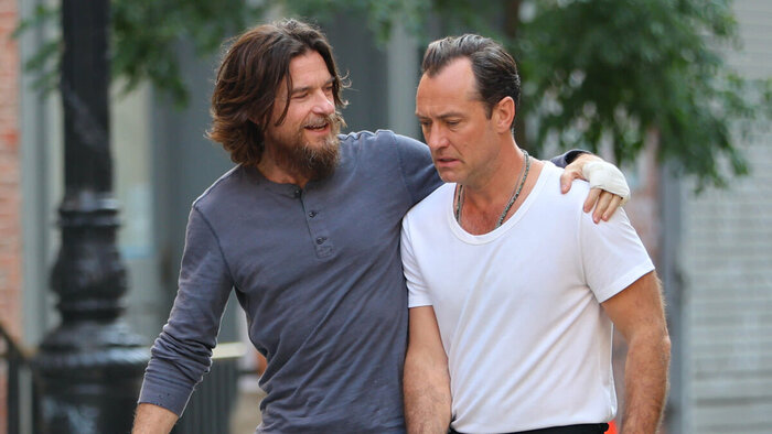 Кадр сериала "Чёрный кролик"