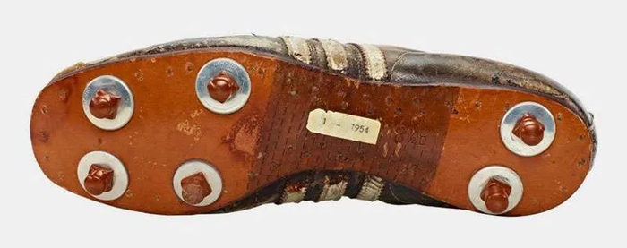 Эти бутсы использовались на Чемпионате мира по футболу 1954 года