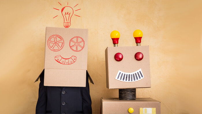 Этот робот Яндекса только что обнаружил 100500 версий одной страницы из-за UTM-меток. Справа — он же после clean-param. Заметили разницу в выражении 'лица'?"😂