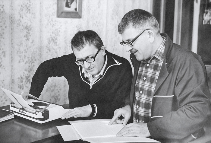 Борис Стругацкий дома у Аркадия Стругацкого, 24 сентября 1983 года