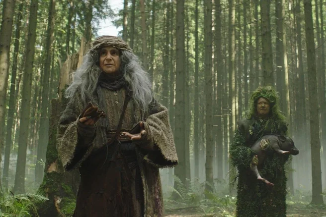 Кадр из фильма «Баба Яга спасает мир»