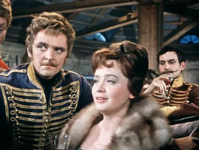 Кадр из мюзикла «Гусарская баллада», 1962 Кадр из мюзикла «Гусарская баллада», 1962