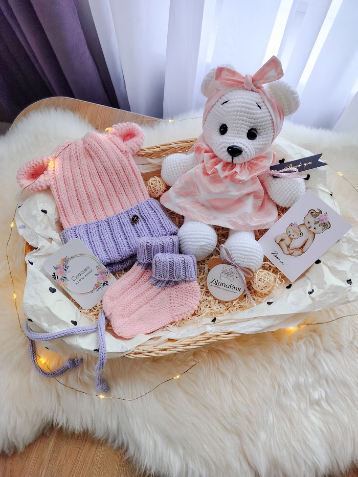 Комплект на 6-9 месяцев.