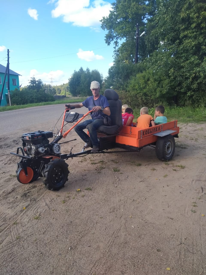 Получилась не дорогая по себестоимости, с не плохой грузоподъёмностью телега.