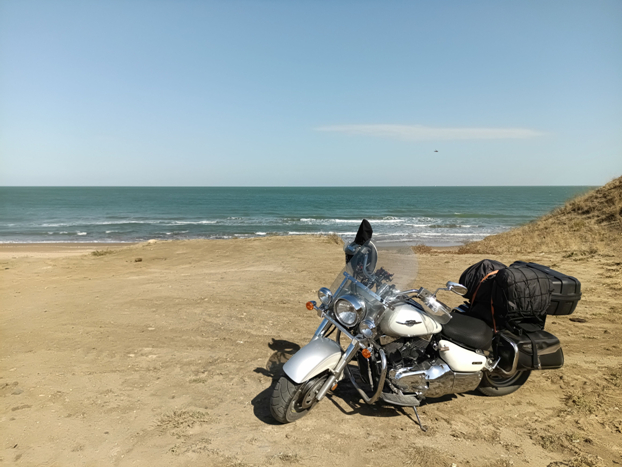 Азовское море, на север от Керчи