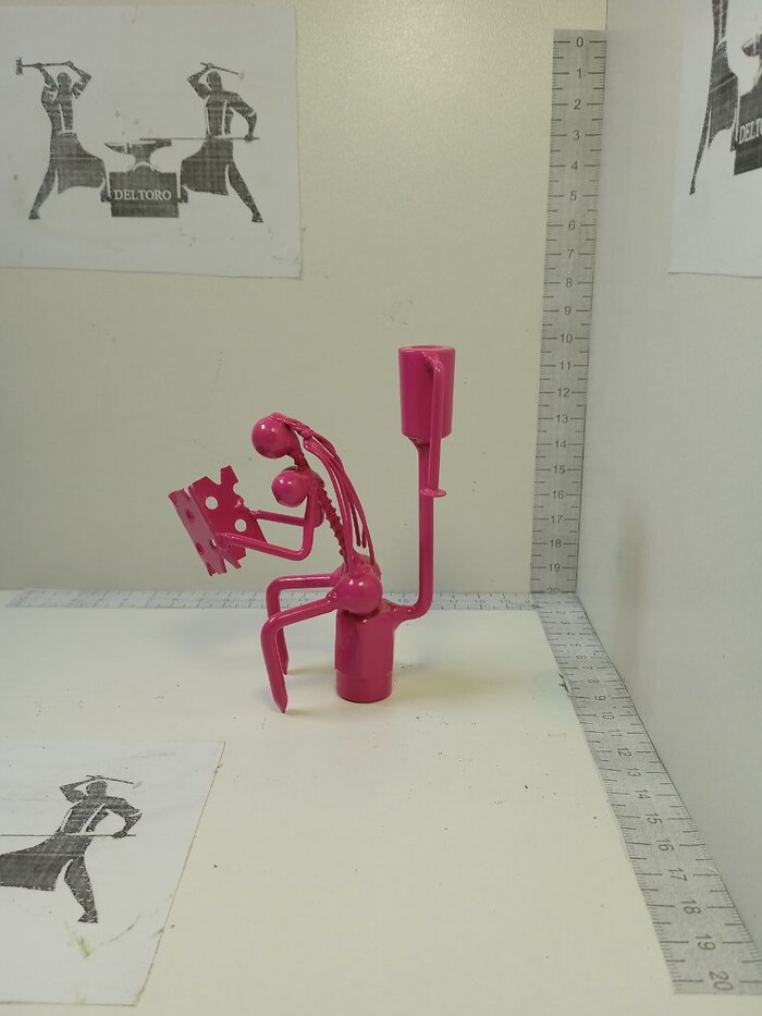 Барби. Все ржали. Но из всей серии её забрали первой