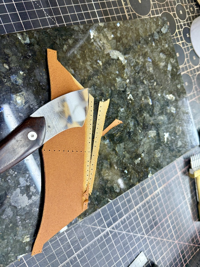 Шерфуем детали кармашков для карт