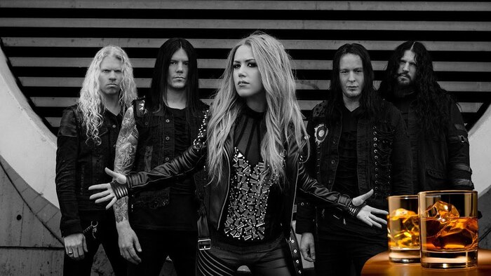 ARCH ENEMY выпустили в 2025 году альбом Blood Dynasty, а затем его Expanded Deluxe Edition,куда влепили не вошедший кавер на Death Evil Dead