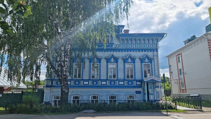 Просто красивый дом? А вот и нет! Внутри — портал в купеческое прошлое.