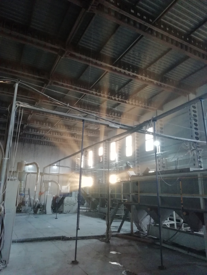 На заводе по Рязанью, рассвет...