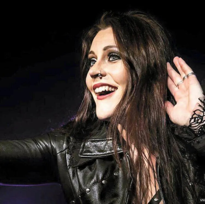 FLOOR JANSEN (Nightwish)   ,      - ()  BESTE SANGERS 2025 .    